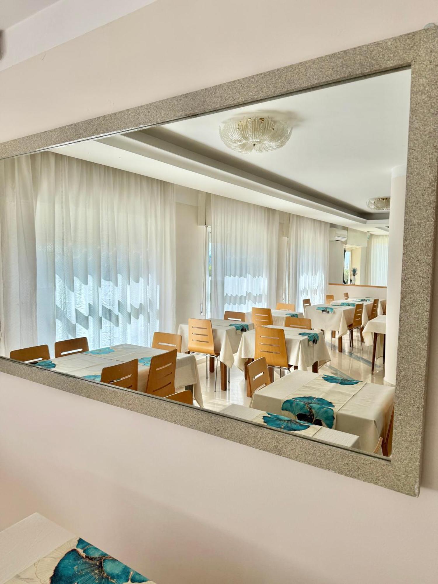 Hotel B&B Nizza Riccione Zewnętrze zdjęcie